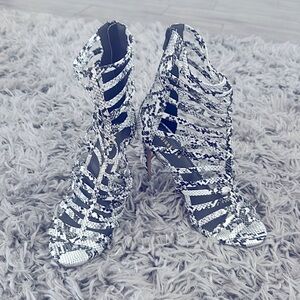 Zebra stripe heel